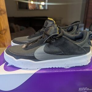 Nike SB Day One GS Youth Size 6.5 NIB